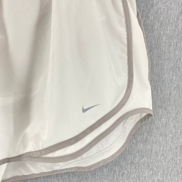 Nike Women White Dri-Fit Athletic Running Shorts Drawstring Lined Curvy 3X - Picture 2 of 6